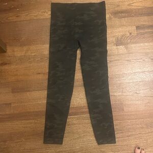 SPANX Camouflage Leggings - Olive and Black